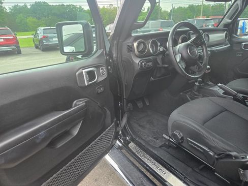 Used 2020 Jeep Wrangler Sport AWD/4WD image 6