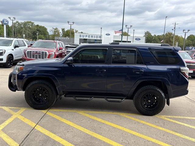 Used 2020 Toyota 4Runner SR5 AWD/4WD image 8