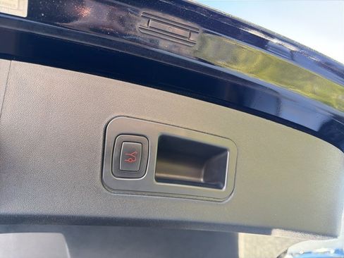 Used 2020 Tesla Model S Long Range image 9