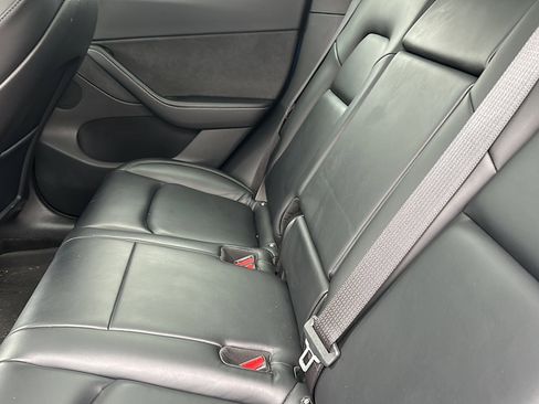 Used 2022 Tesla Model Y Performance image 18