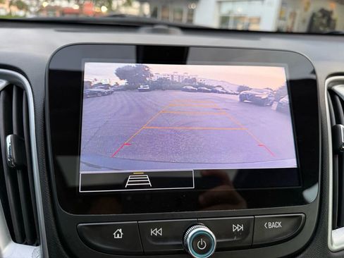 Used 2022 Chevrolet Malibu LT image 28