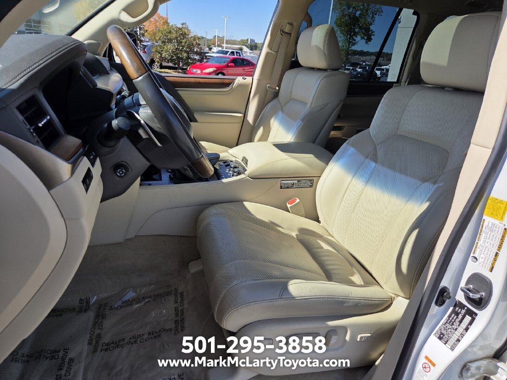 Used 2019 Lexus LX 570 4WD w/ Luxury Package image 9