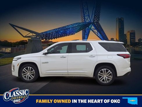 Used 2023 Chevrolet Traverse High Country image 4