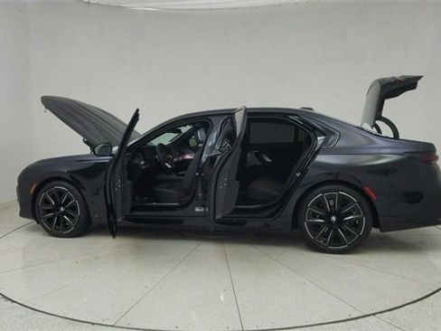 Used 2025 BMW 740i xDrive 740i xDrive w/ Executive Package image 73