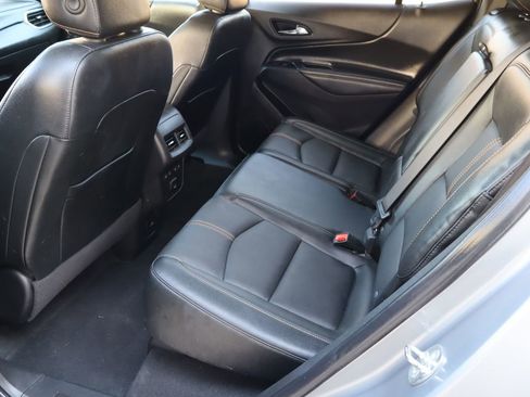 Used 2023 Chevrolet Equinox Premier FWD image 5