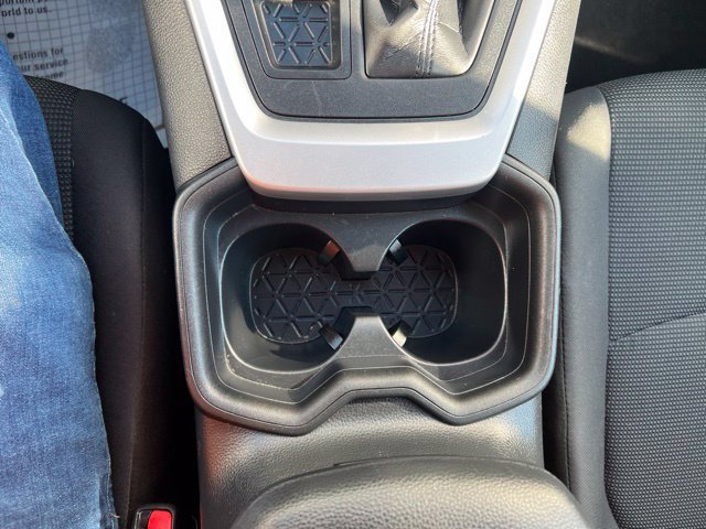 Used 2021 Toyota RAV4 LE AWD/4WD image 20