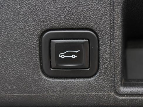 Used 2020 GMC Terrain Denali w/ Denali Premium Package AWD/4WD image 9