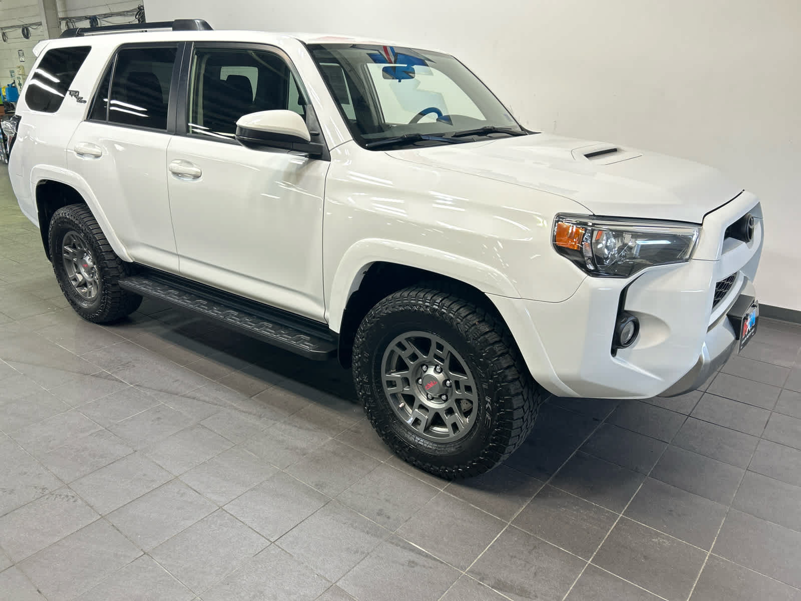 Used 2019 Toyota 4Runner TRD Off-Road AWD/4WD image 2