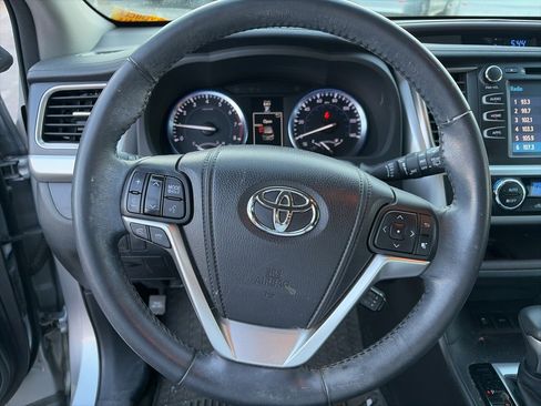 Used 2015 Toyota Highlander XLE image 12