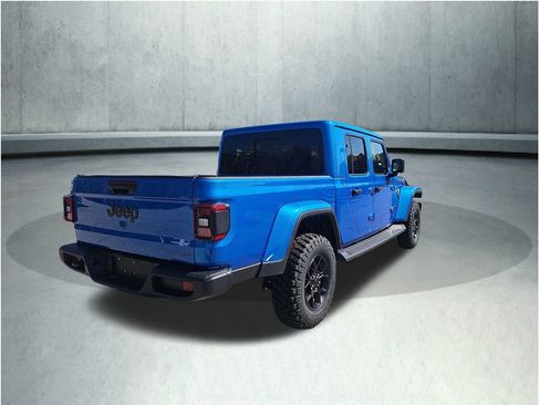 New 2025 Jeep Gladiator Sport image 5