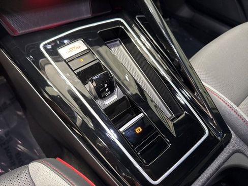 Used 2024 Volkswagen GTI Autobahn image 21