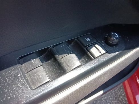 Used 2025 Toyota Camry XLE FWD image 12