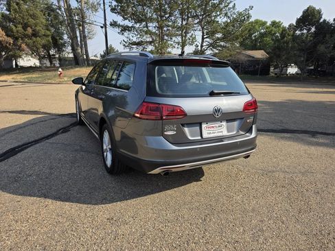 Used 2017 Volkswagen Golf Alltrack SE AWD/4WD image 4