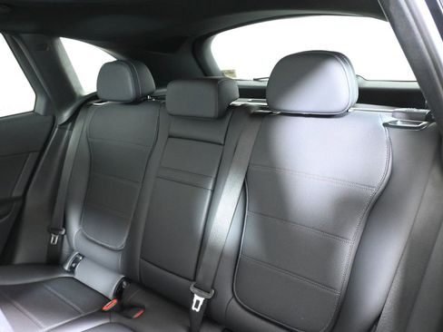 Used 2026 Mercedes-Benz GLC 300 4MATIC image 4