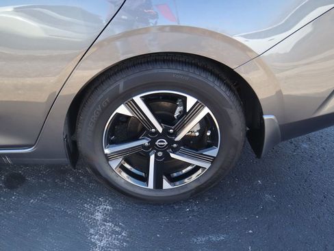 Used 2025 Nissan Sentra SV w/ Trunk Package image 9