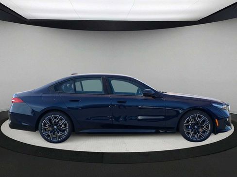 Used 2026 BMW 530i xDrive w/ M Sport Package AWD/4WD image 9