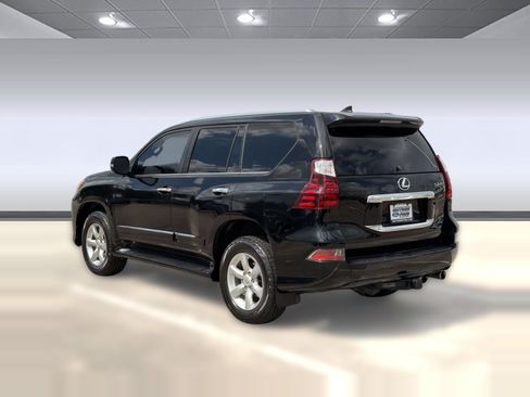 Used 2019 Lexus GX 460 w/ Navigation Package AWD/4WD image 3