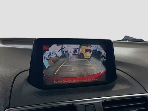 Used 2018 MAZDA MAZDA3 Grand Touring image 14