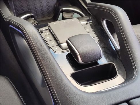 Used 2024 Mercedes-Benz GLE 450e 4MATIC image 19