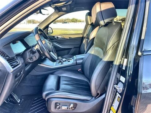 Used 2022 BMW X5 sDrive40i w/ M Sport Package image 11