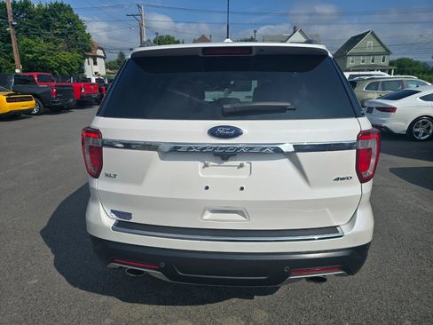 Used 2018 Ford Explorer XLT w/ Equipment Group 202A AWD/4WD image 19