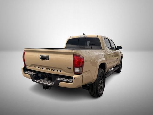 Used 2019 Toyota Tacoma TRD Sport w/ Technology Package RWD image 4