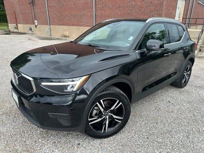 Used 2025 Volvo XC40 B5 Core