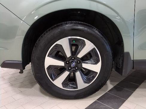 Used 2018 Subaru Forester 2.5i Premium w/ All-Weather Package image 19