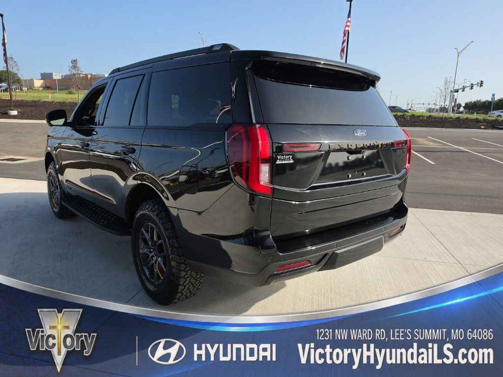 Used 2025 Ford Expedition Tremor AWD/4WD image 3