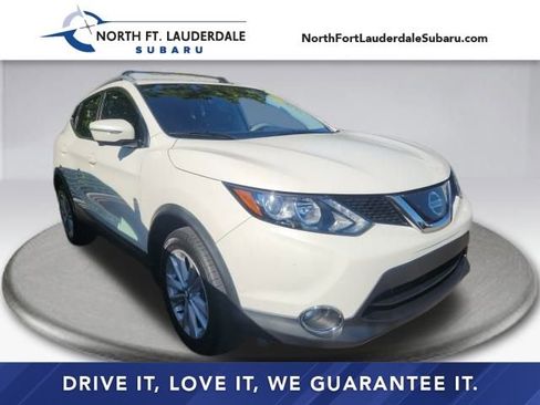 Used 2019 Nissan Rogue Sport SV w/ Technology Package image 1