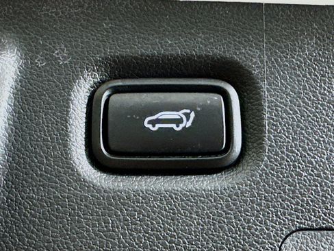 Used 2019 Hyundai Santa Fe SEL FWD image 28