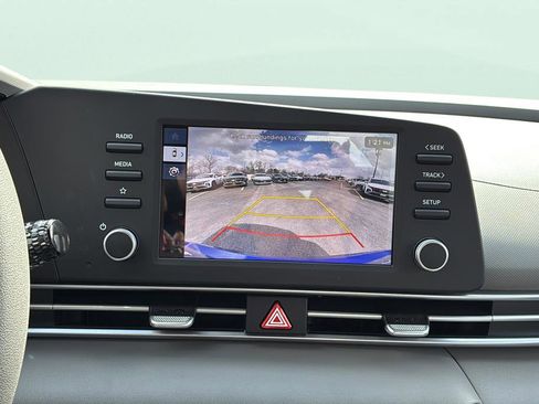 New 2026 Hyundai Elantra SE FWD image 19