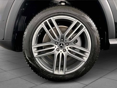 New 2025 Mercedes-Benz GLS 450 4MATIC image 16