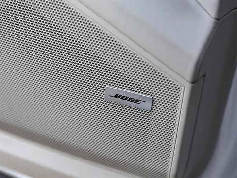 Certified 2023 Porsche Cayenne Platinum Edition image 30