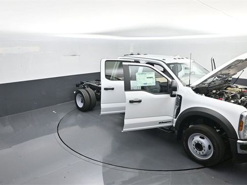 New 2026 Ford F450 XL w/ XL Chrome Package image 37