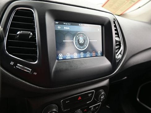 Used 2021 Jeep Compass Latitude image 19