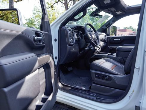Used 2020 GMC Sierra 1500 AT4 w/ AT4 Premium Package AWD/4WD image 8