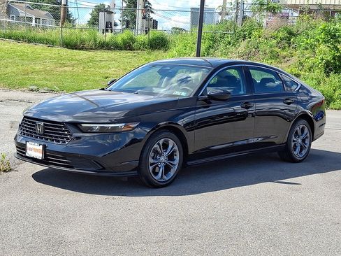 Used 2024 Honda Accord EX image 3