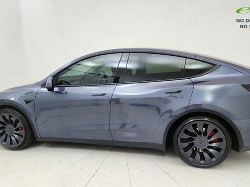 Used 2023 Tesla Model Y Performance image 4