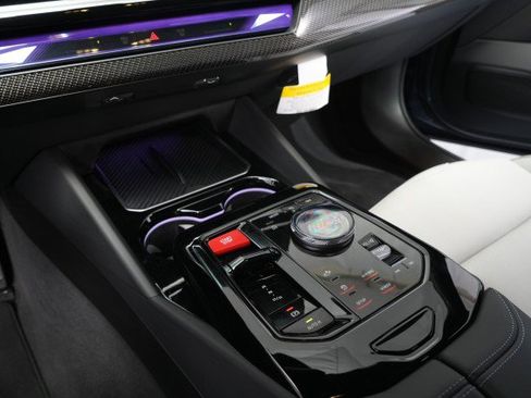 Used 2026 BMW M5 w/ Carbon Package image 65