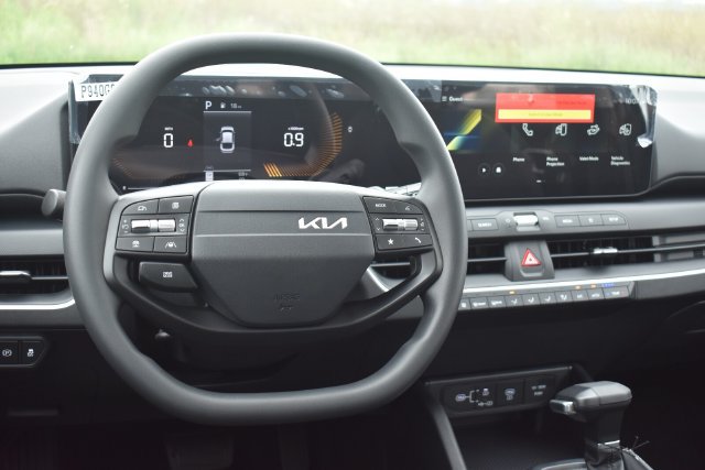New 2026 Kia K4 FWD image 17