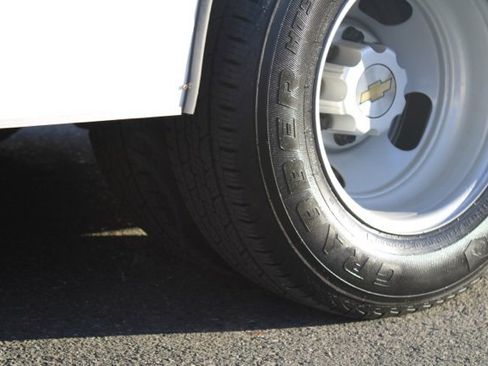 Used 2022 Chevrolet Express 4500 Extended w/ Power Convenience Package image 28