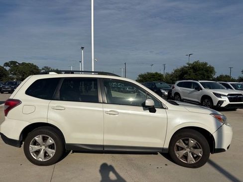 Used 2016 Subaru Forester 2.5i Premium AWD/4WD image 2