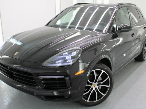 Used 2019 Porsche Cayenne AWD/4WD image 2