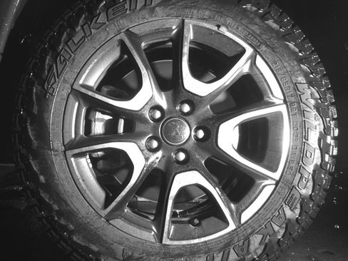 Used 2025 Jeep Compass Trailhawk AWD/4WD image 9
