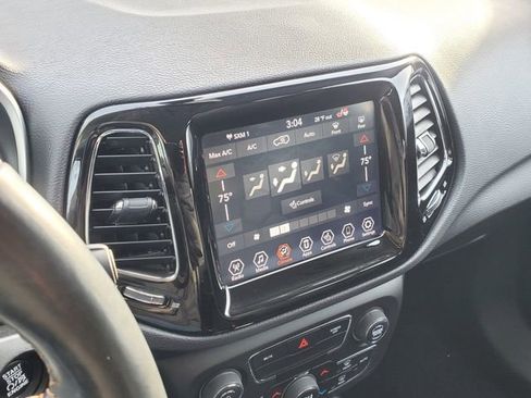 Used 2019 Jeep Compass Limited image 29