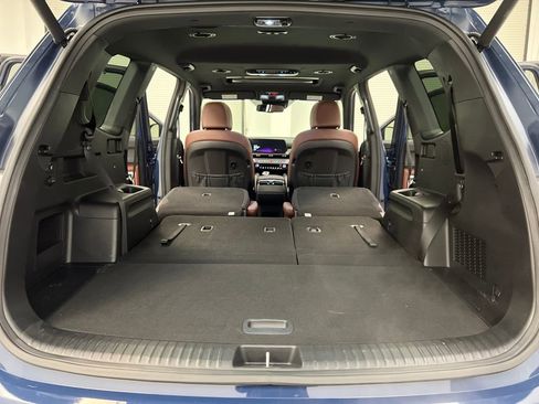 Used 2024 Kia Telluride EX w/ EX Captain's Chair Package image 39