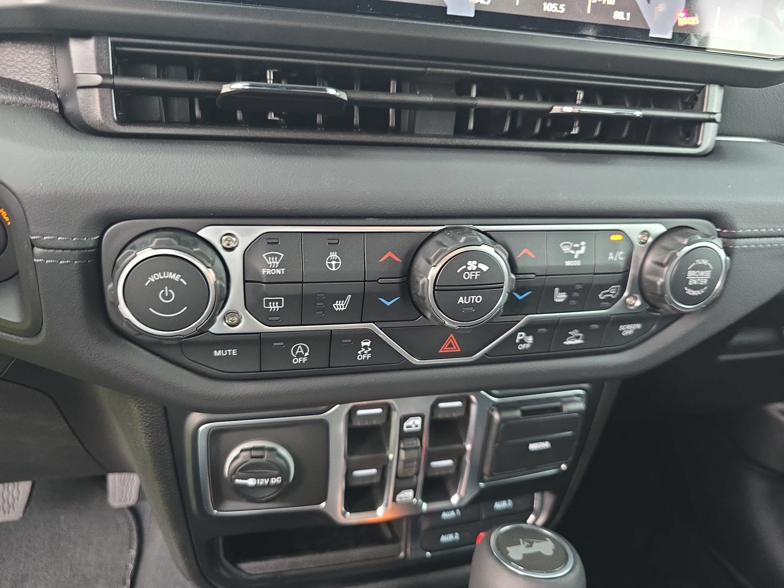 New 2026 Jeep Wrangler Unlimited Sahara AWD/4WD image 20