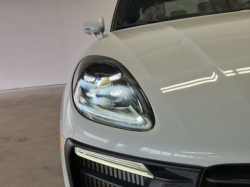 Certified 2024 Porsche Macan GTS AWD/4WD image 9