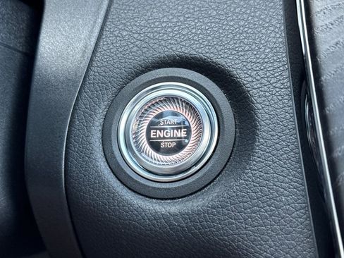 Used 2019 Mercedes-Benz C 300 Sedan image 25